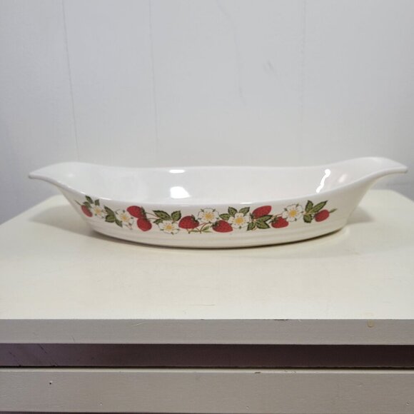 Vintage Sheffield Strawberries 'N Cream Stoneware Collection Au Gratin Dish - Picture 1 of 10